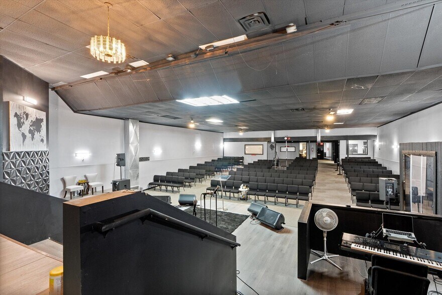 More Photos Of 925 W Burleigh St, Milwaukee Religious Facility For Sale