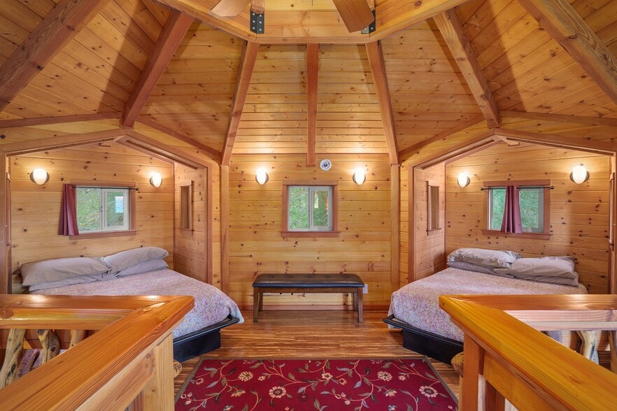 More Photos Of 3305 Dick George Rd, Cave Junction Hospitality For Sale