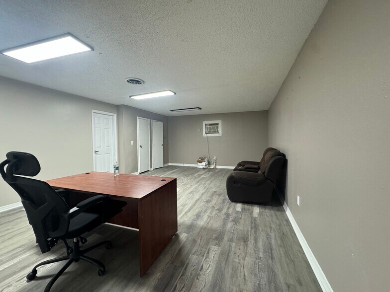 More Photos Of 531 N US Highway 17 92, Longwood Storefront Retail Office For Sale