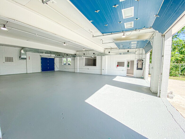 More Photos Of 15 Georgetown Rd, Wrightstown Service For Lease