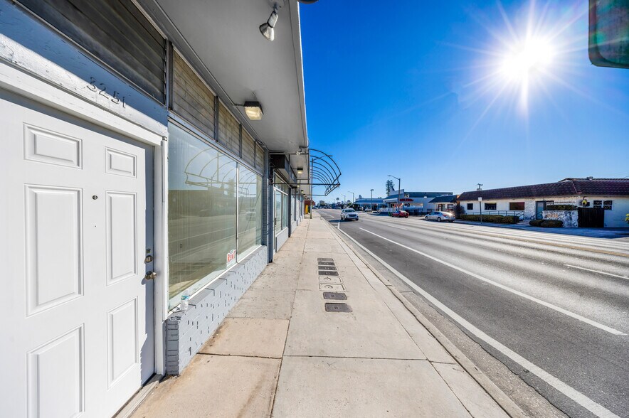 More Photos Of 3241 NW 7th St, Miami Storefront For Lease