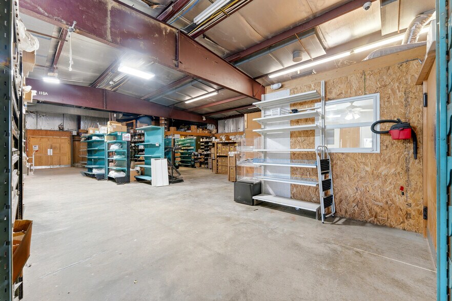 More Photos Of 534 Virginia Ave, Fairmont Freestanding For Sale