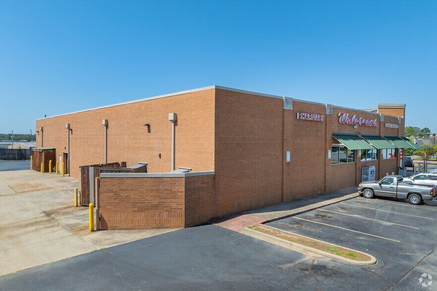 More Photos Of 819 W Main St, Jacksonville Drugstore For Sale