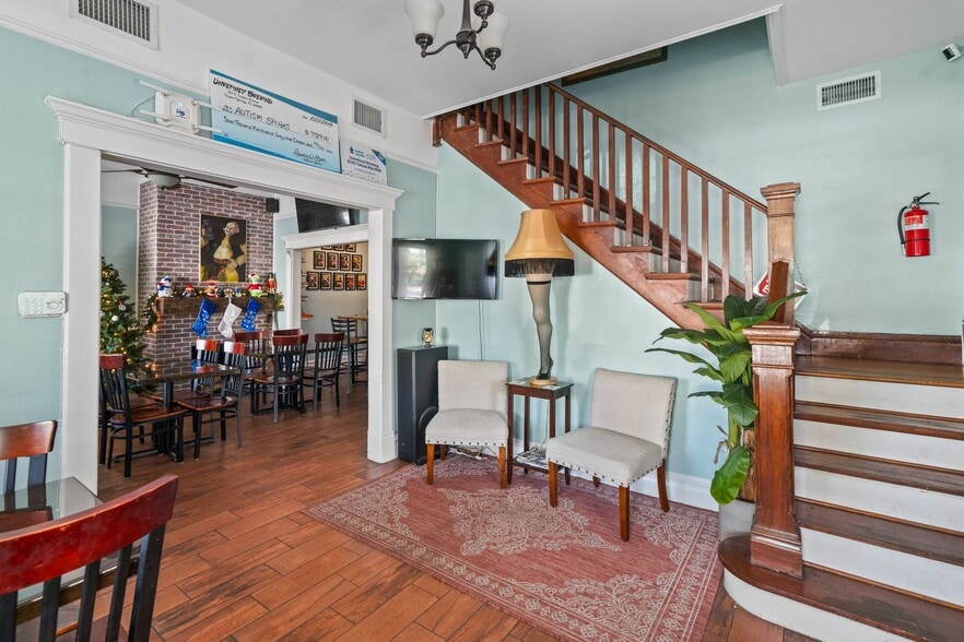 More Photos Of 312 E Tarpon Ave, Tarpon Springs Medical For Sale