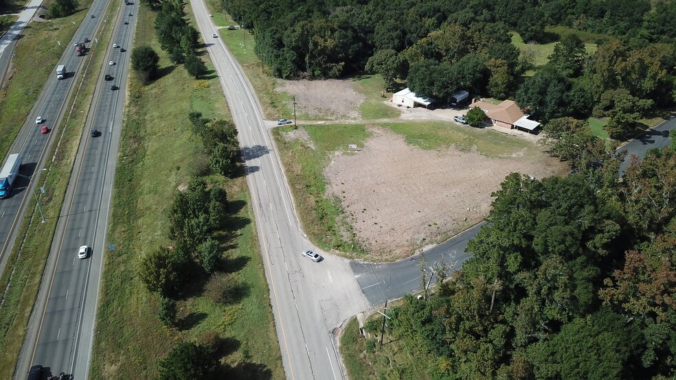 More Photos Of 844 Interstate 45, Huntsville Land For Lease
