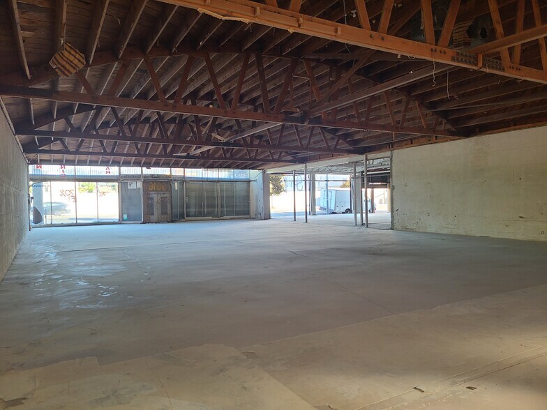 More Photos Of 5612-5616 Santa Monica Blvd, Los Angeles General Retail For Lease