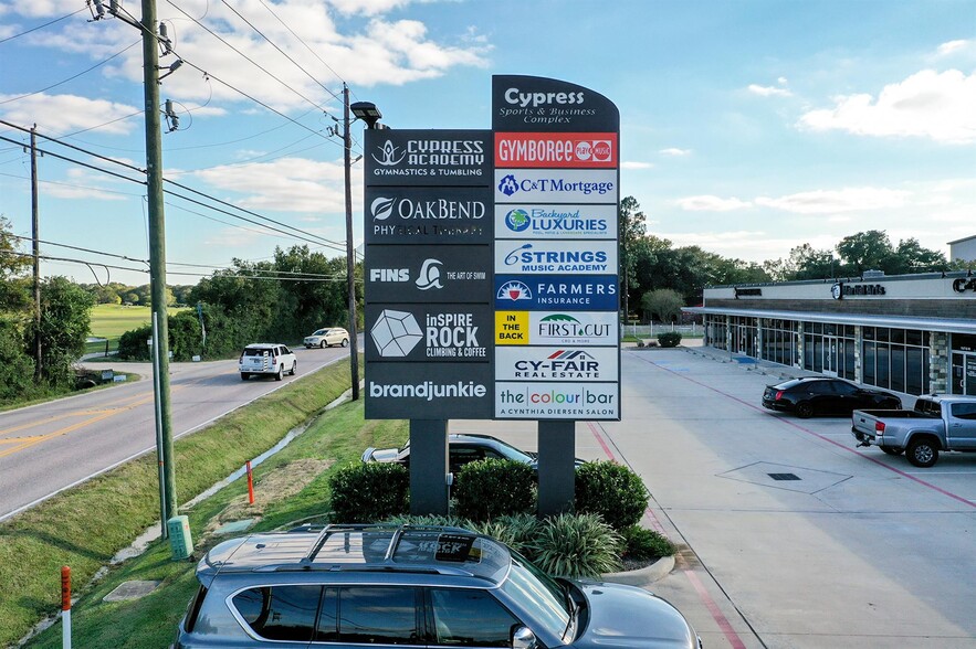 More Photos Of 16718 House Hahl Rd, Cypress Storefront Retail Office For Lease