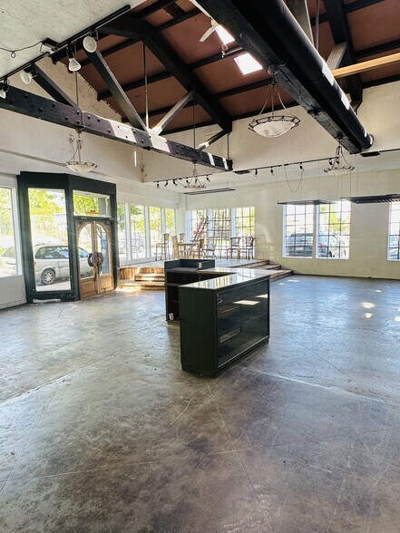 More Photos Of 3384 SE Milwaukie Ave, Portland General Retail For Sale