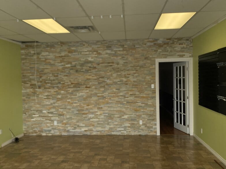 More Photos Of 1730-1758 Montreal Rd, Ottawa Storefront Retail Office For Lease