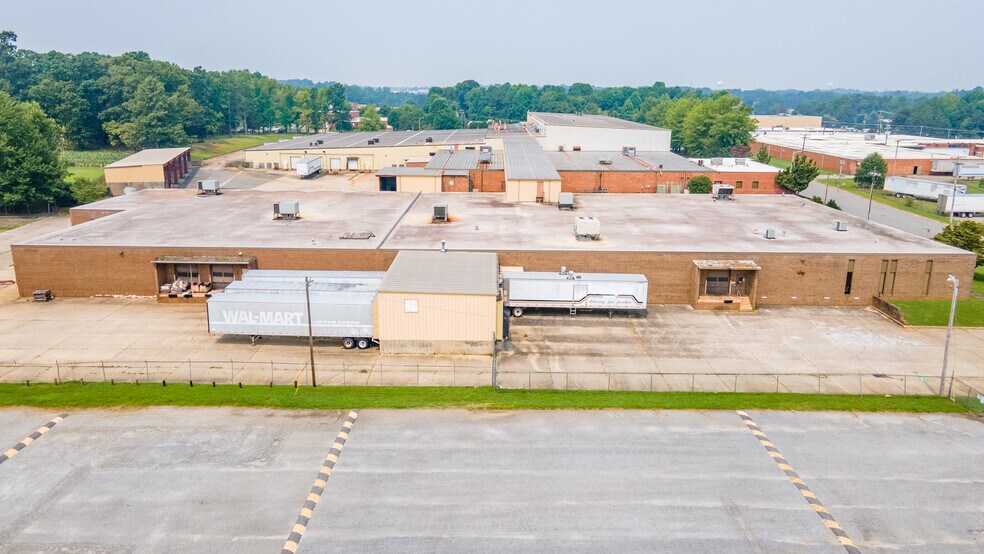 More Photos Of 315 Kettering Rd, High Point Manufacturing For Lease