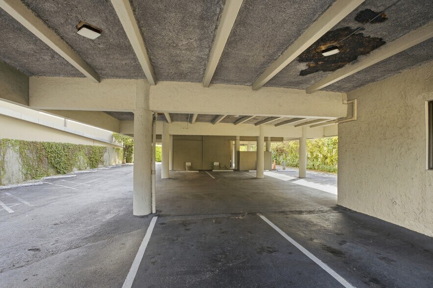 More Photos Of 4075 SW 83rd Ave, Miami Freestanding For Sale