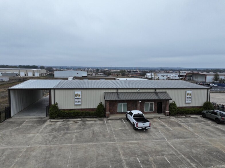 More Photos Of 980 Runway Dr, Conway Warehouse For Sale