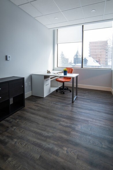 More Photos Of 180 James St S, Hamilton Office For Lease