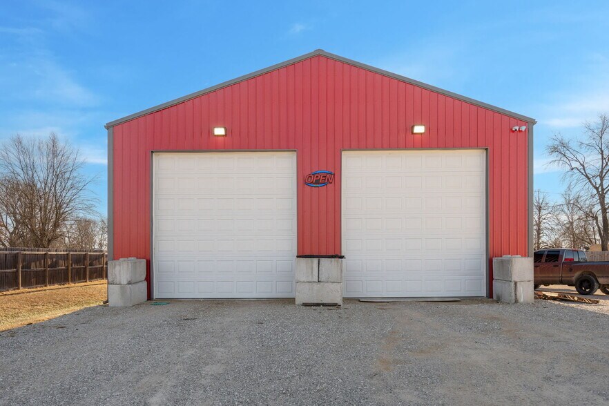 More Photos Of 317 US-60, Billings Truck Terminal For Sale