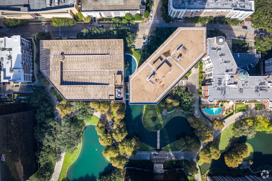 More Photos Of 3040 Post Oak Blvd, Houston Office For Lease