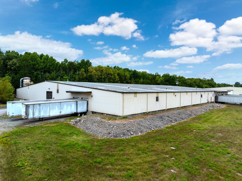 More Photos Of 112 Tennessee Blvd, Watertown Manufacturing For Sale