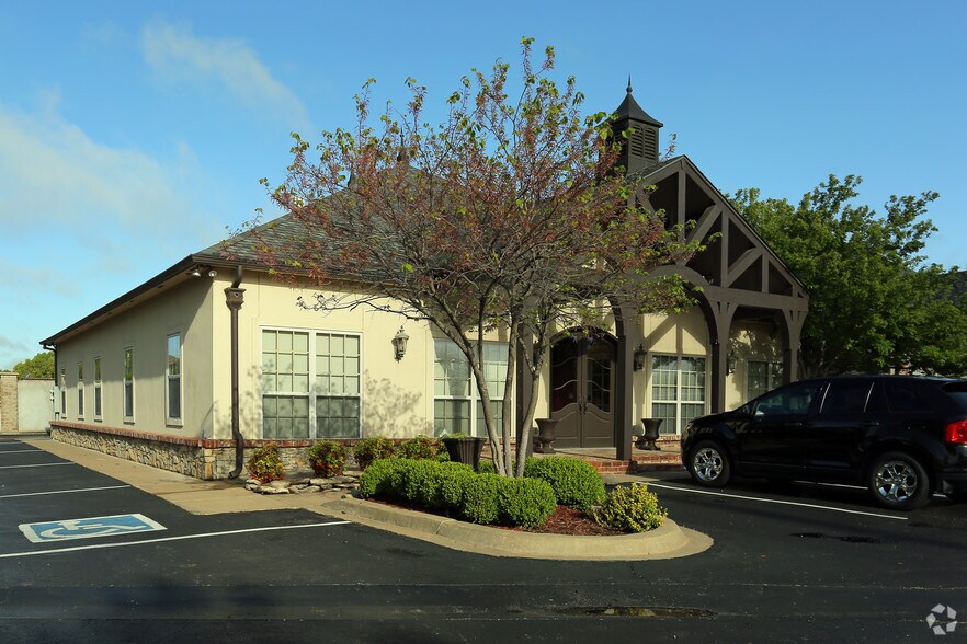Primary Photo Of 11122 S Yale Ave, Tulsa Office For Lease