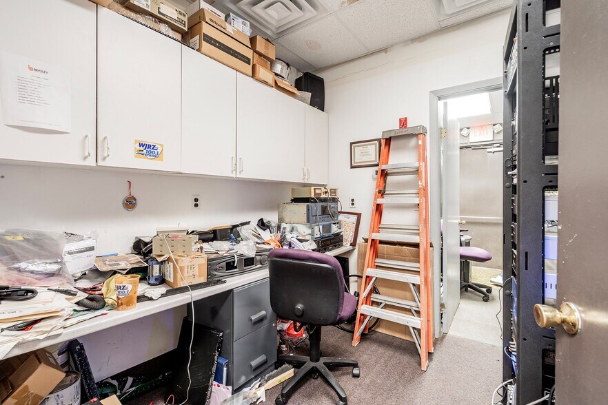 More Photos Of 641 Beach Ave, Stafford Airport For Sale