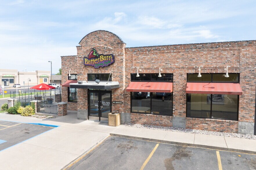 More Photos Of 1138 Yellowstone, Pocatello Restaurant For Sale