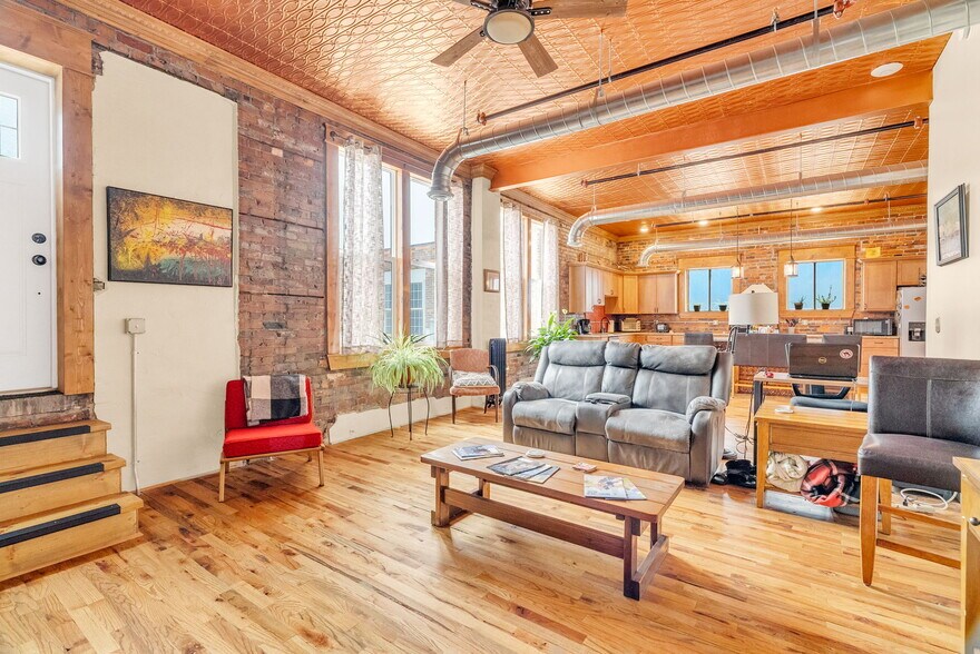 More Photos Of 306-310 Huron Ave, Port Huron Freestanding For Sale