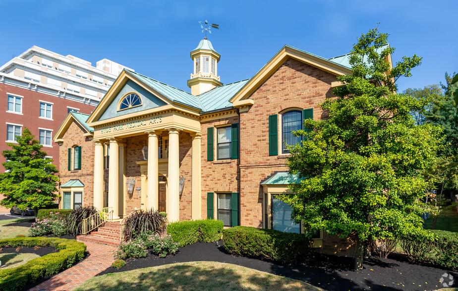 Primary Photo Of 2752 Erie Ave, Cincinnati Medical For Lease