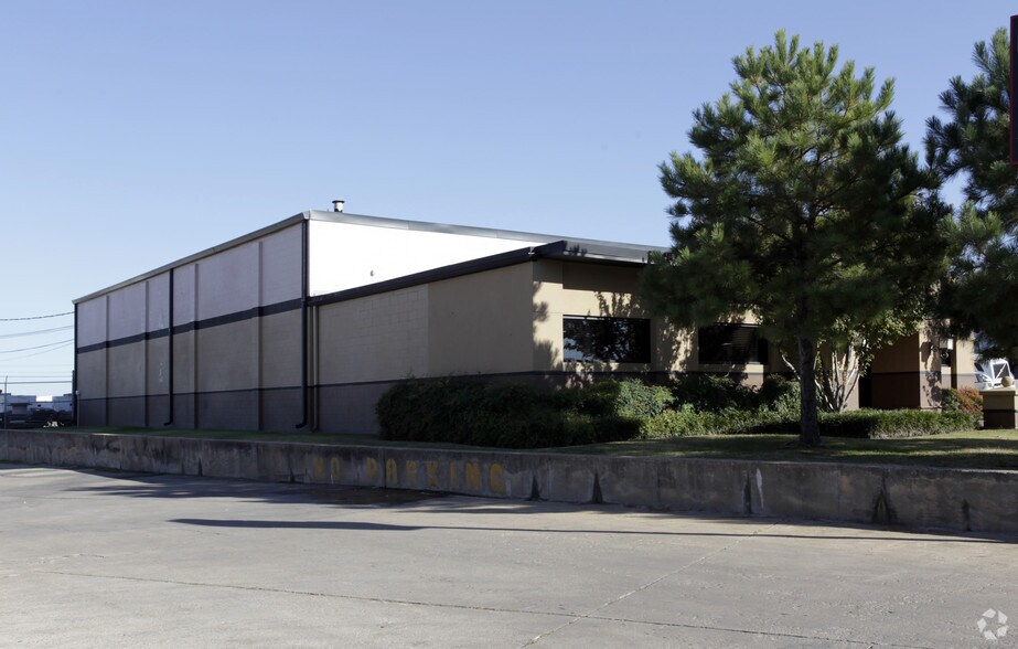 More Photos Of 4259 S 76th Ave, Tulsa Warehouse For Lease