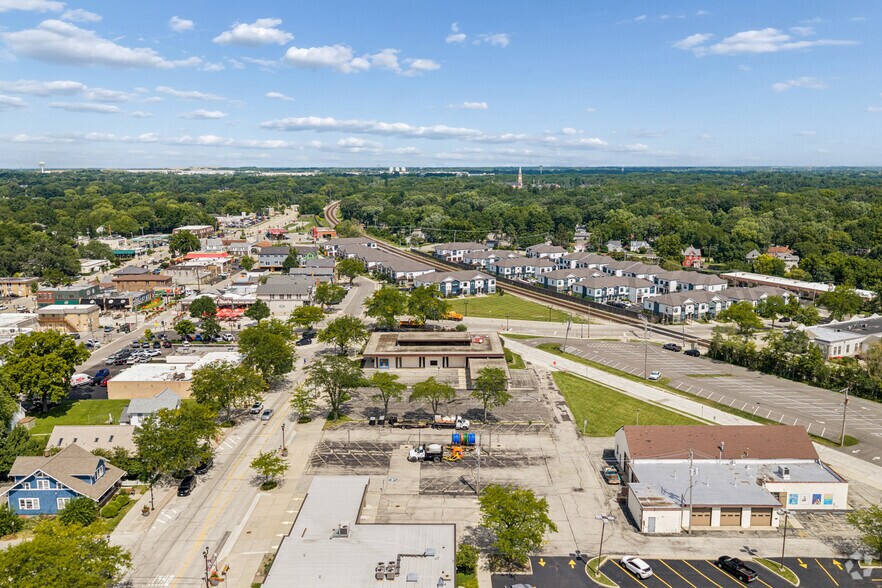 More Photos Of 469 N Seymour Ave, Mundelein Bank For Sale