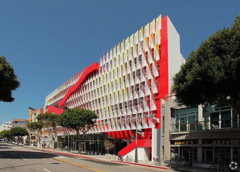 More Photos Of 1431 2nd St, Santa Monica Parking Garage For Lease