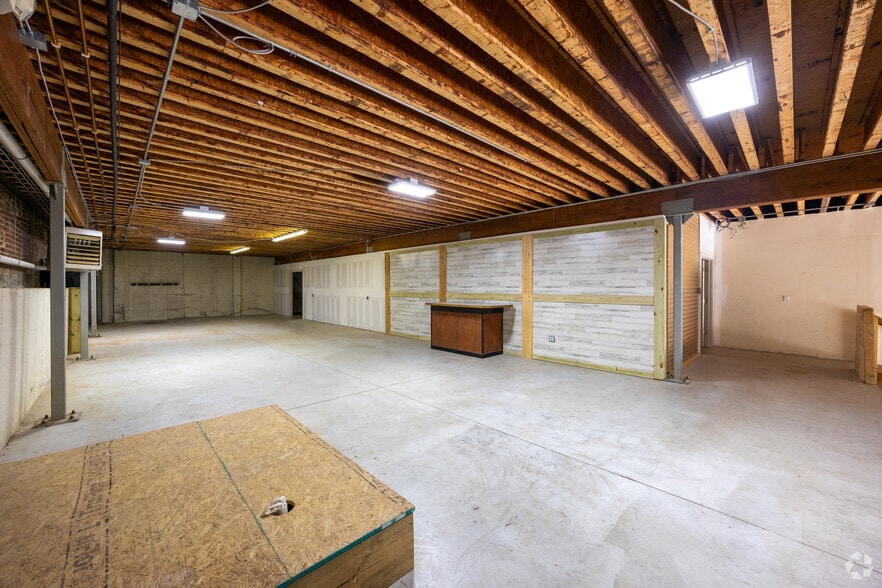 More Photos Of 123 W Main St, Buford General Retail For Sale