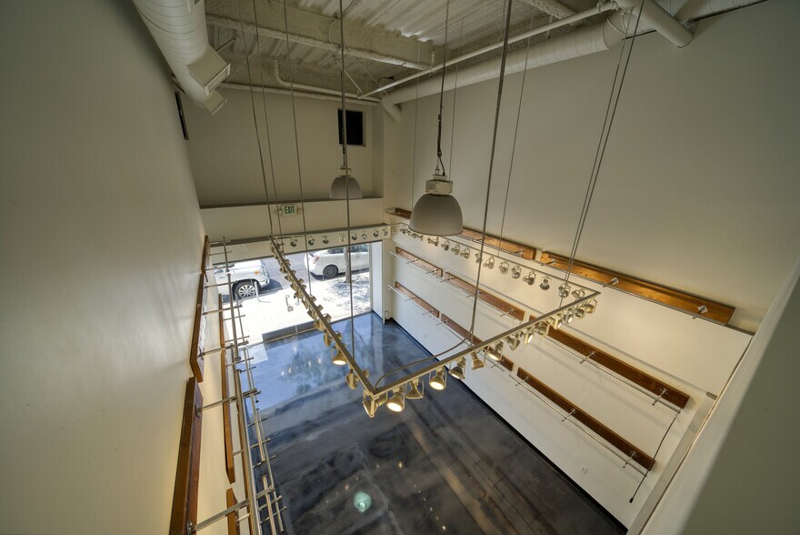 More Photos Of 747 E 10th St, Los Angeles Storefront For Sale