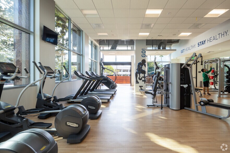 More Photos Of 100 Bayview Cir, Newport Beach Office For Lease