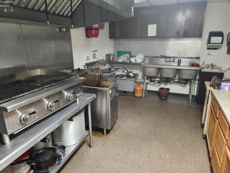 More Photos Of 3096 State Route 99 S, Willard General Retail For Sale