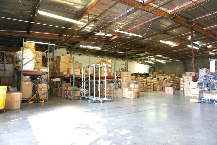 More Photos Of 1101 E 16th St, Los Angeles Warehouse For Lease