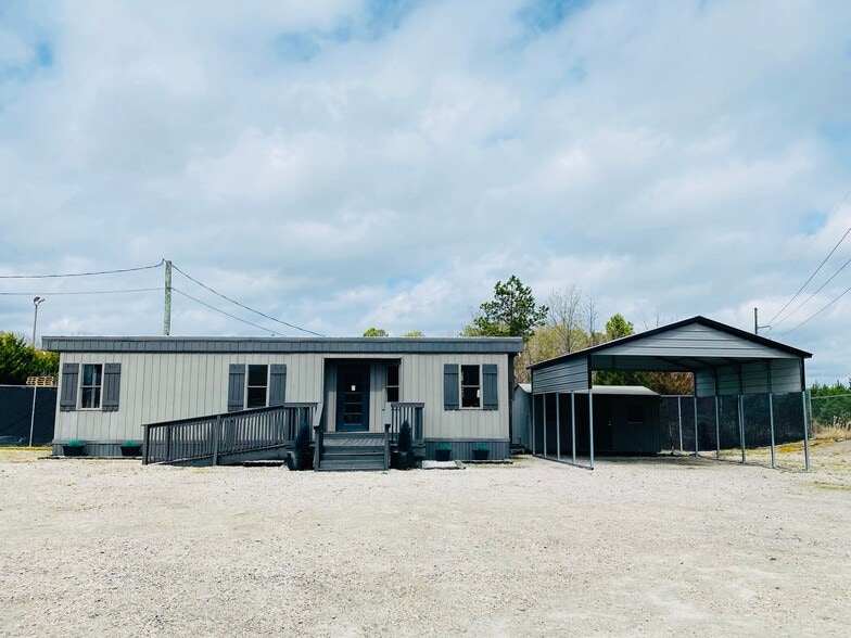 More Photos Of 1155 S Main St, Clover Auto Dealership For Lease