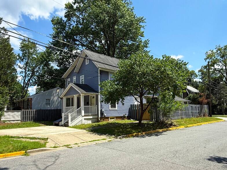 More Photos Of 7507 Dartmouth Ave, College Park Apartments For Sale