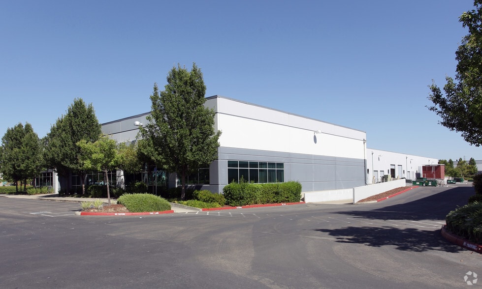 More Photos Of 960 Riverside Pky, West Sacramento Warehouse For Lease