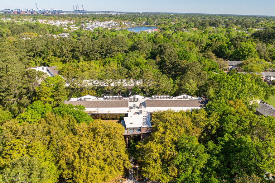 More Photos Of 710 Johnnie Dodds Blvd, Mount Pleasant Medical For Sale