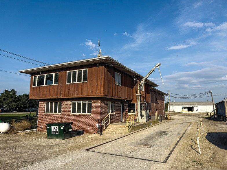 More Photos Of 3154 Depot st, Wawaka Office For Sale