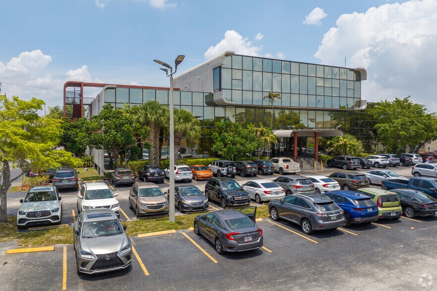More Photos Of 5190 NW 167th St, Miami Lakes Medical For Lease