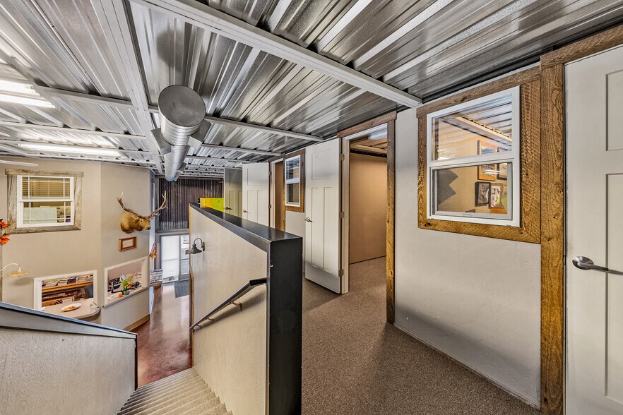 More Photos Of 3811 Crater Lake Hwy, Medford Warehouse For Sale