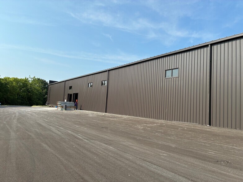 More Photos Of 4500 Britton Pky, Hilliard Light Manufacturing For Lease