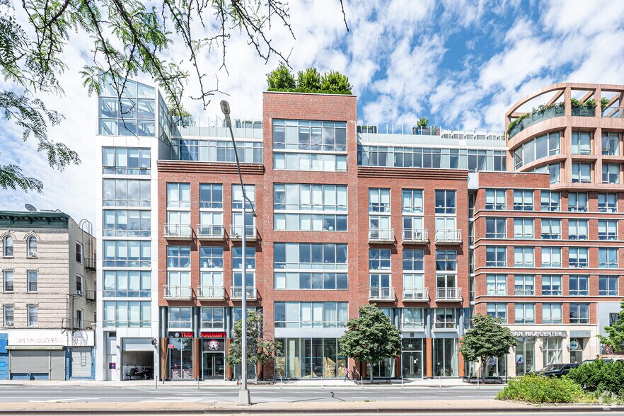 More Photos Of 211 McGuinness Blvd, Brooklyn Apartments For Lease