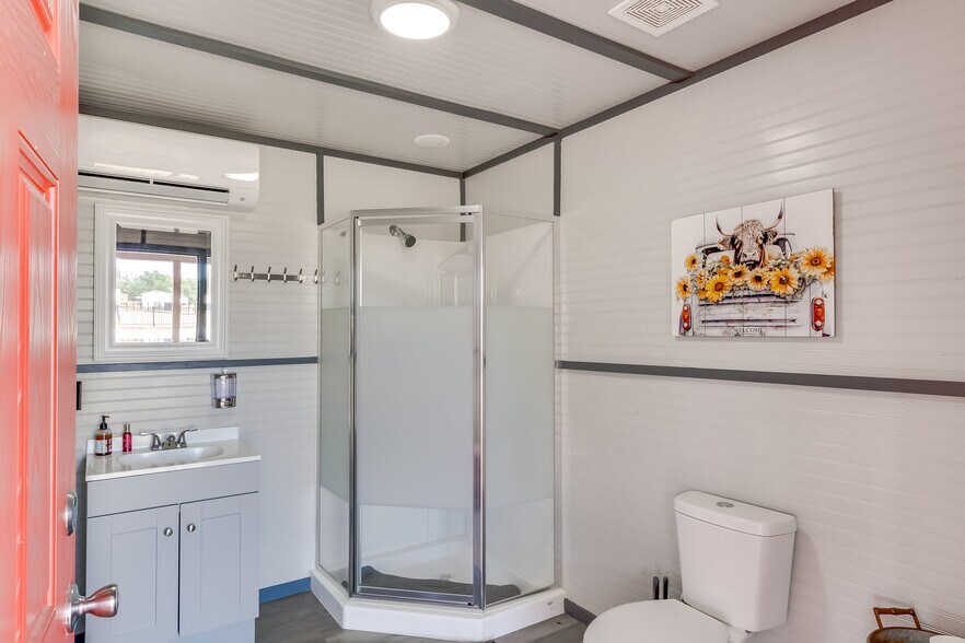 More Photos Of 200 King Ranch Rd, Gatesville Specialty For Sale