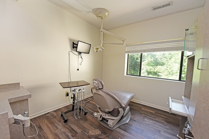 More Photos Of 10 Deer Crossing Trl, Blairsville Office For Lease