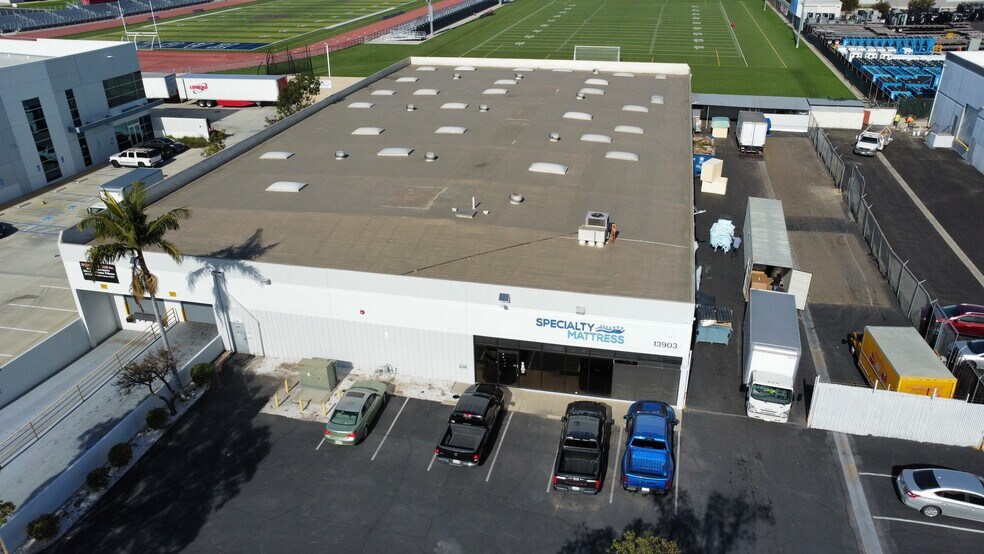 More Photos Of 13903 Maryton Ave, Santa Fe Springs Warehouse For Lease