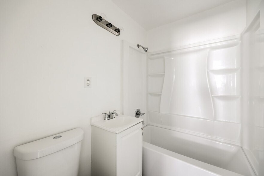 More Photos Of 119 W New York Ave, Las Vegas Apartments For Sale