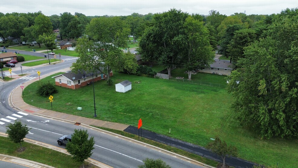 More Photos Of 103 E 106th St, Carmel Office For Sale