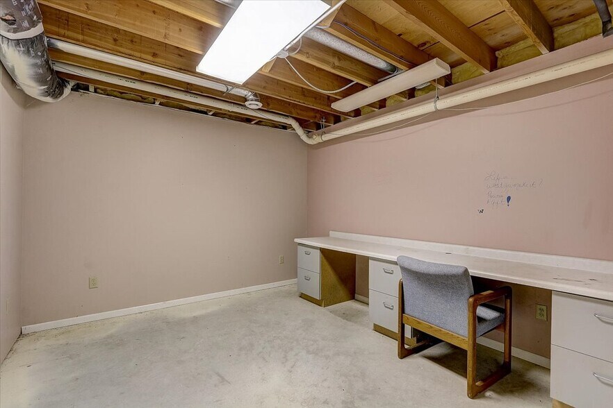 More Photos Of 111-113 Depot, Johnson Creek Medical For Sale