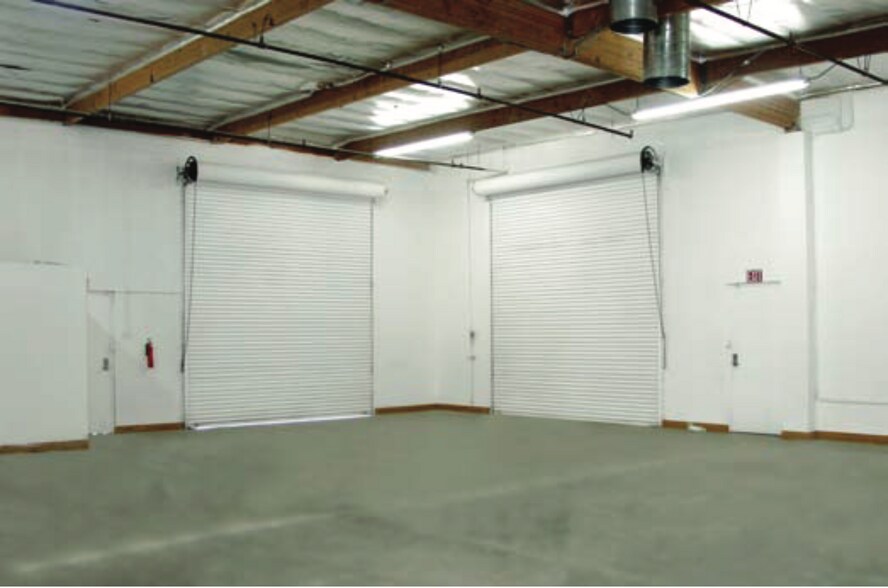 More Photos Of 1831 Tapo St, Simi Valley Manufacturing For Lease