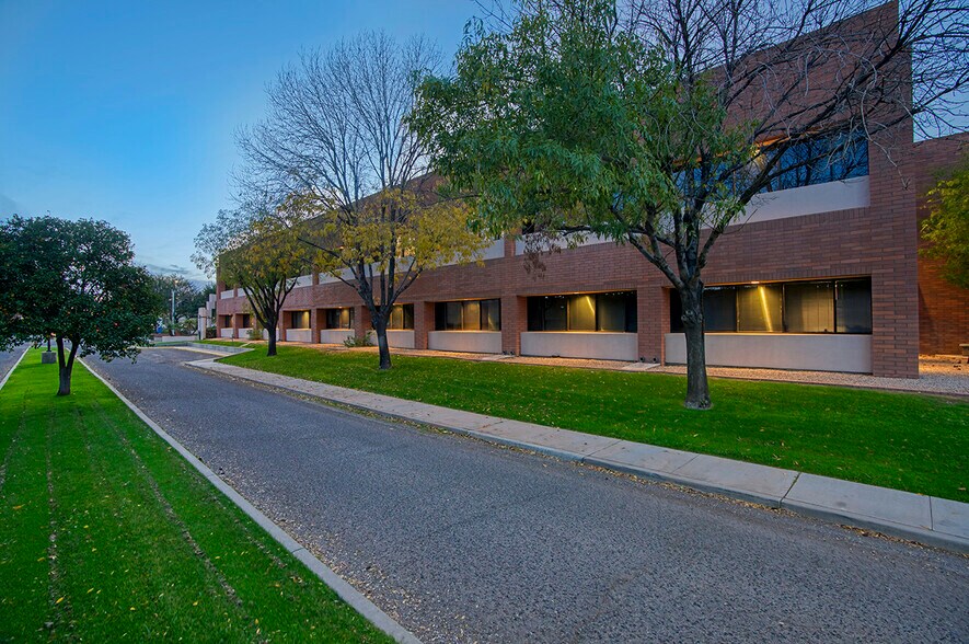 More Photos Of 14506 W Granite Valley Dr, Sun City West Medical For Lease